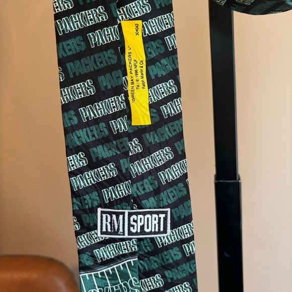 Green Bay Packers Patterned Tie - Picture 4 of 5